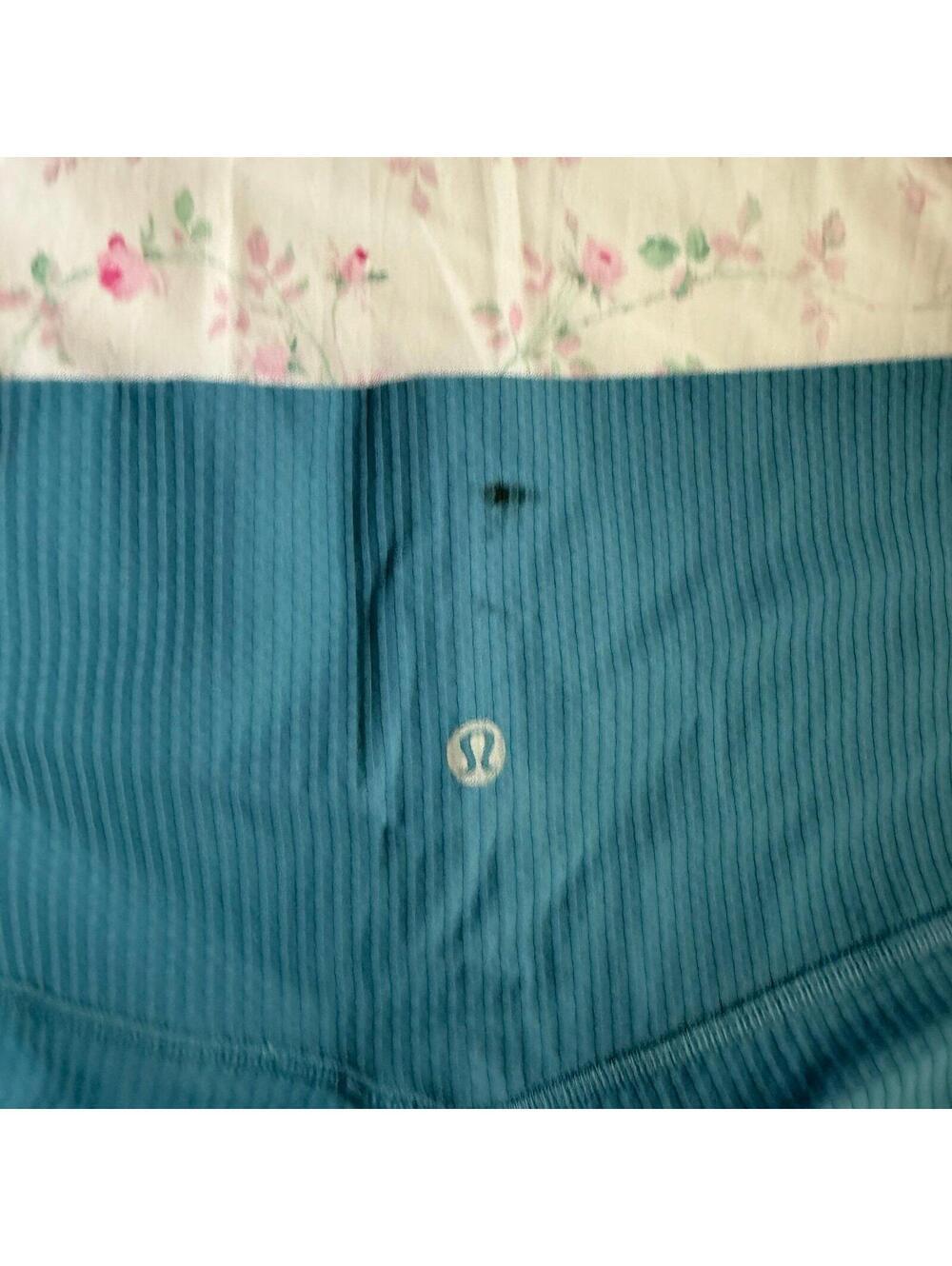 Lululemon Athletica High Rise Yoga Shorts - Picture 4 of 6
